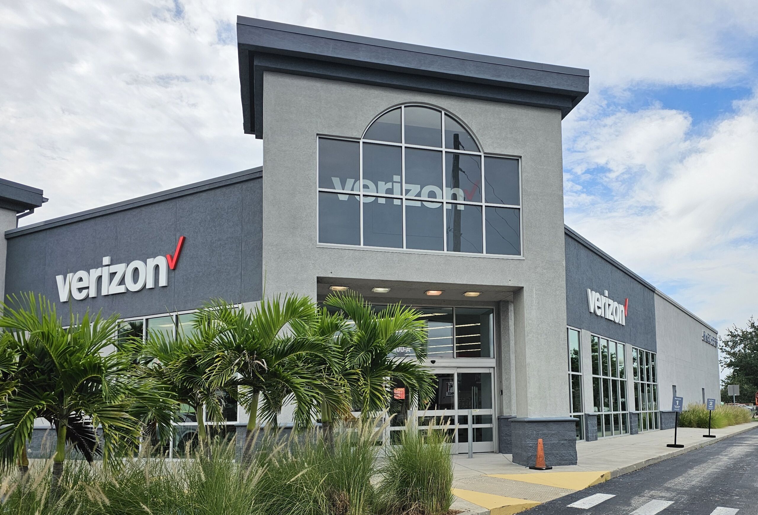 Verizon Building Exterior Painting by Nutrend
